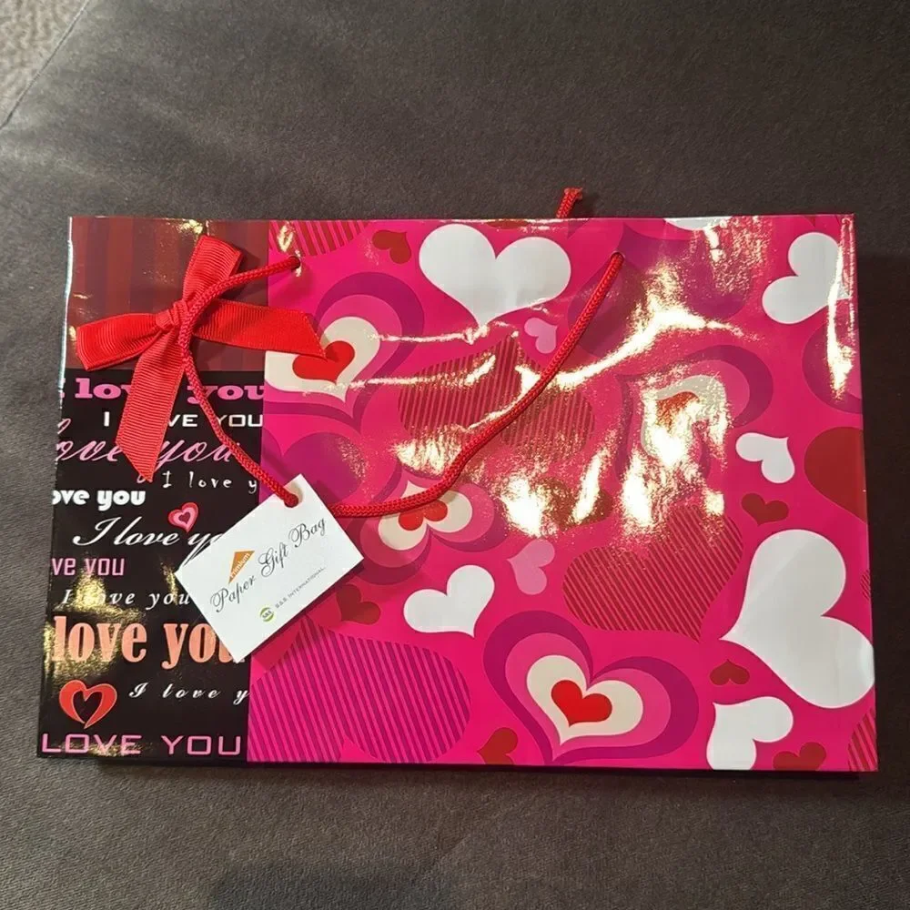 N/A gift bag